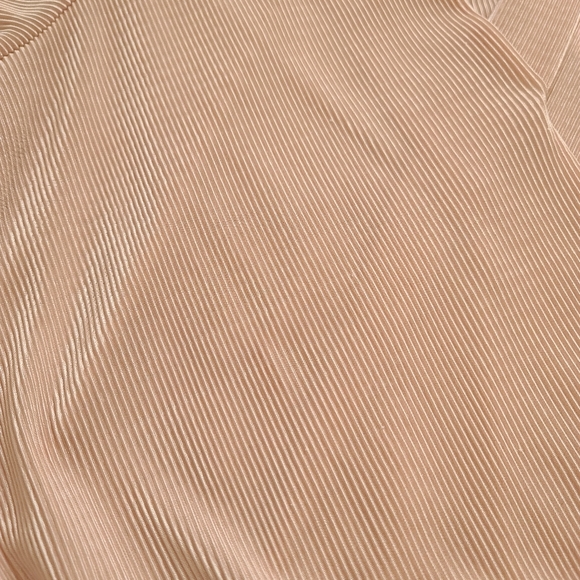 ASTR the label pink rose pleated top size XL - Picture 6 of 6